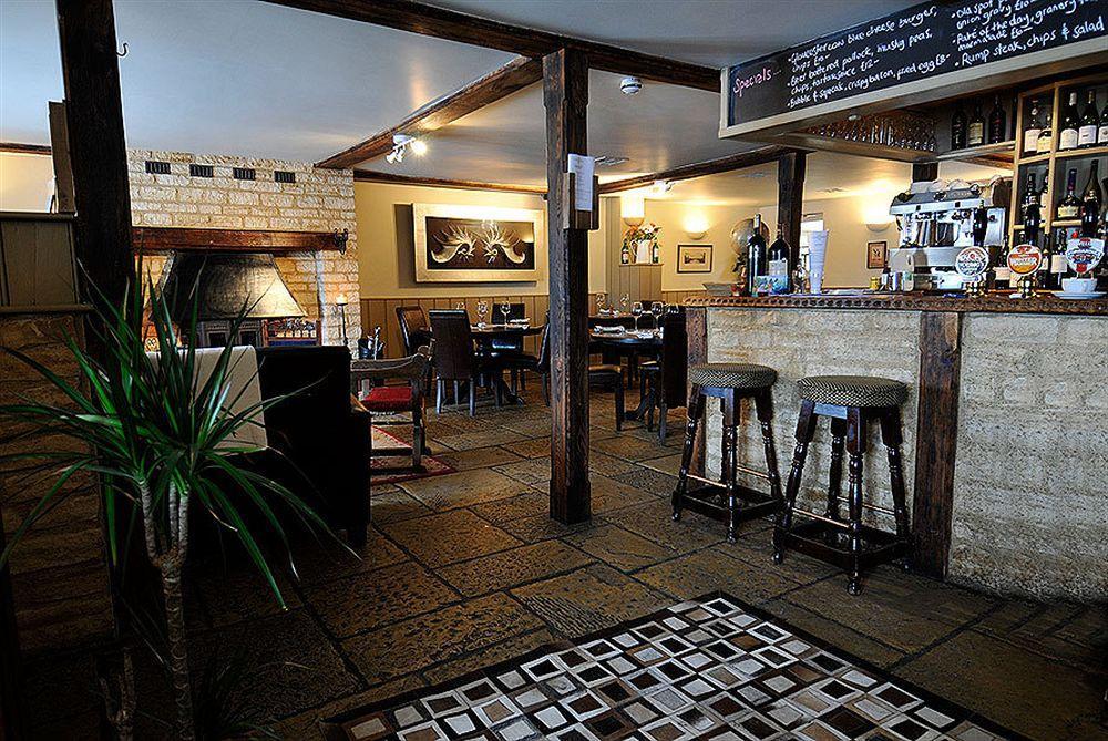 The Chequers Inn Cassington Eksteriør billede